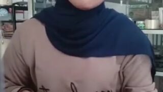 Hijab Viral Ukhty Nakal Karyawan Warung Madura Pamer Cara Memutihkan Selangkangan Lecet Top 2025 Indo Terbaru Video New