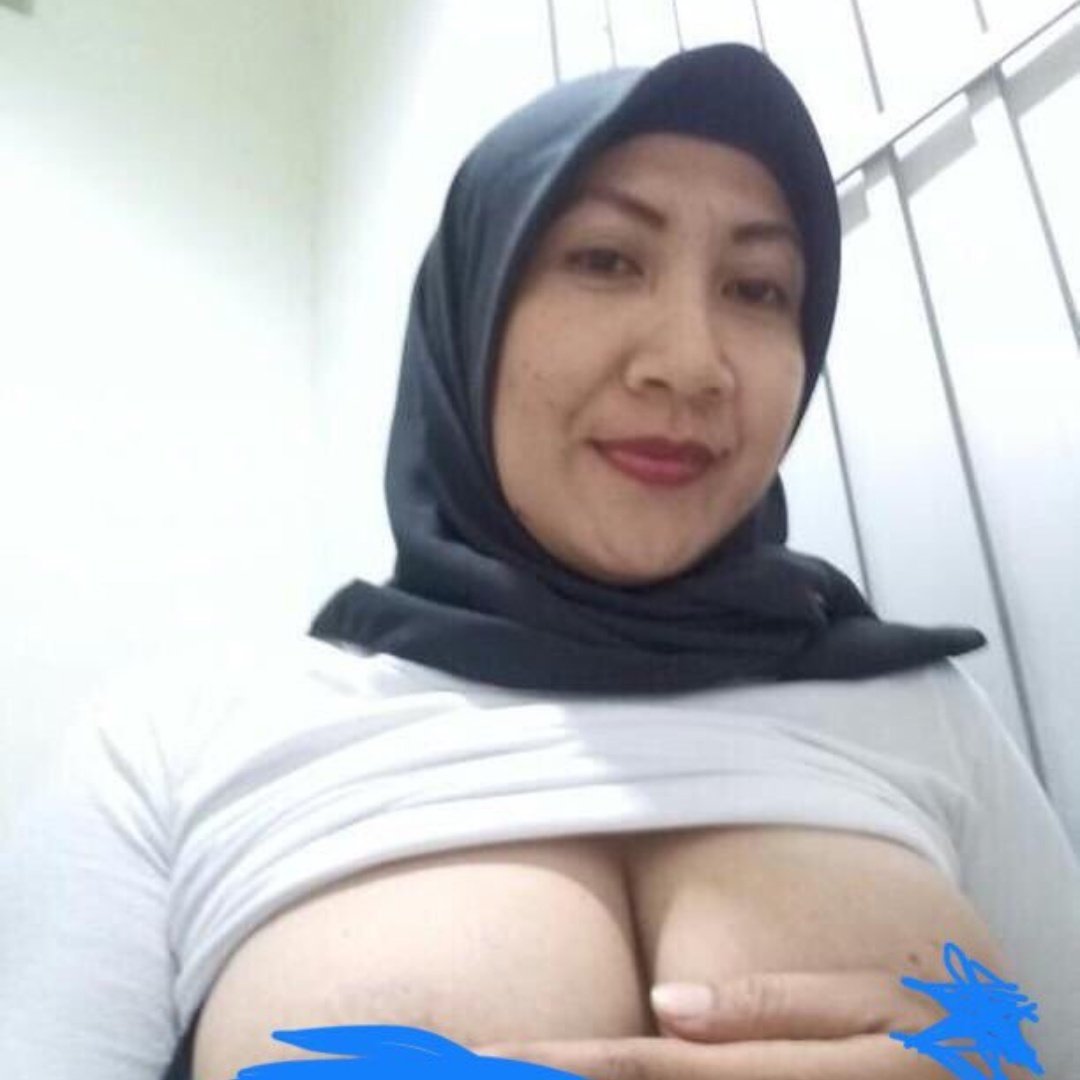 Abg Viral Terbaru Tante hijab Viral 2025 yang menikmati ulekan dari paha atas New Trending Top 2026 Global