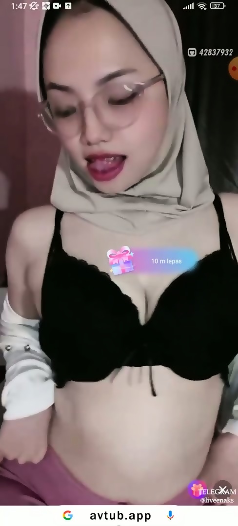 Viral Bocil Ukhti Hijab Pakai Rok Pendek, Apa Kata Netizen?