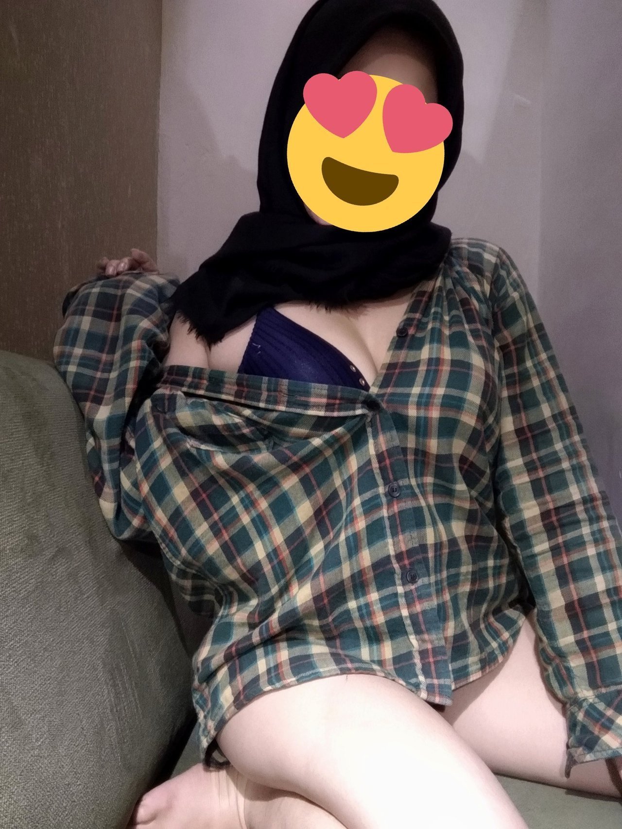 New Phenomena In 2026: Hijab Indo Abg Indo Terbaru Jejak Bibir Di Bahu Yang Telanjang